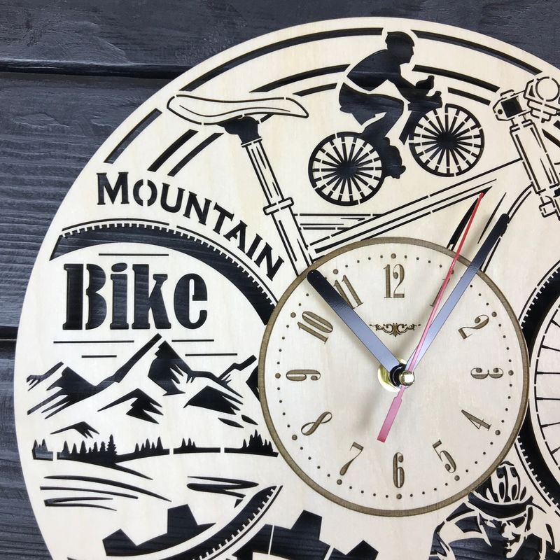 Круглий годинник з дерева настінний "Велосипед"