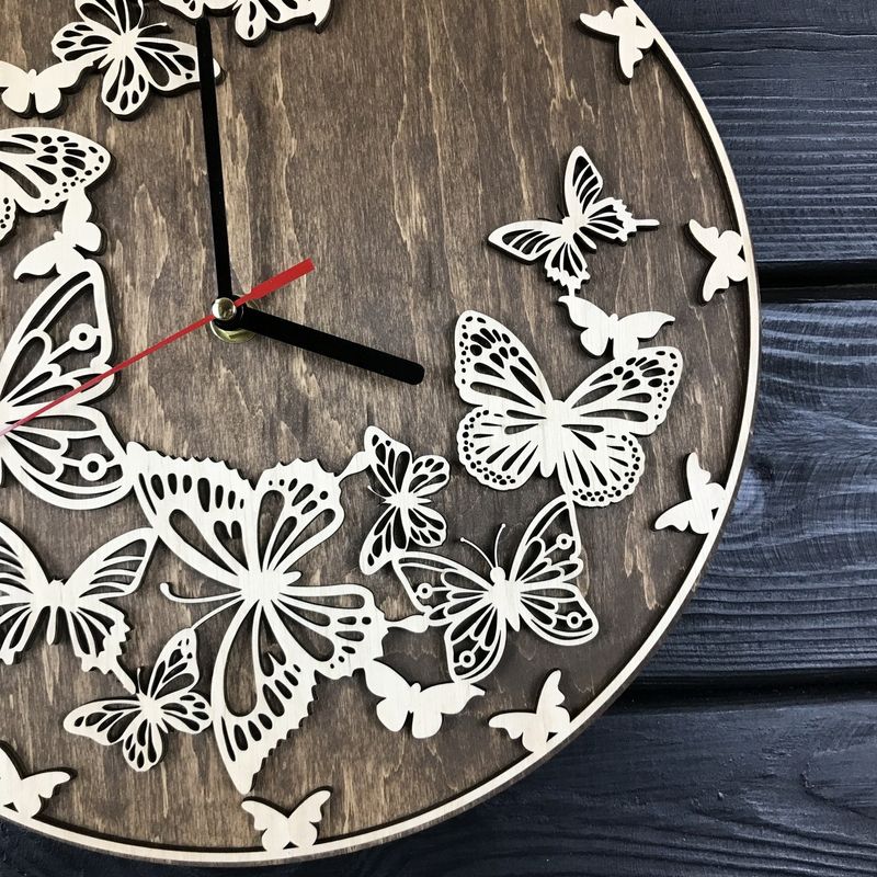 Чарівний дерев`яний годинник на стіну «Метелики»