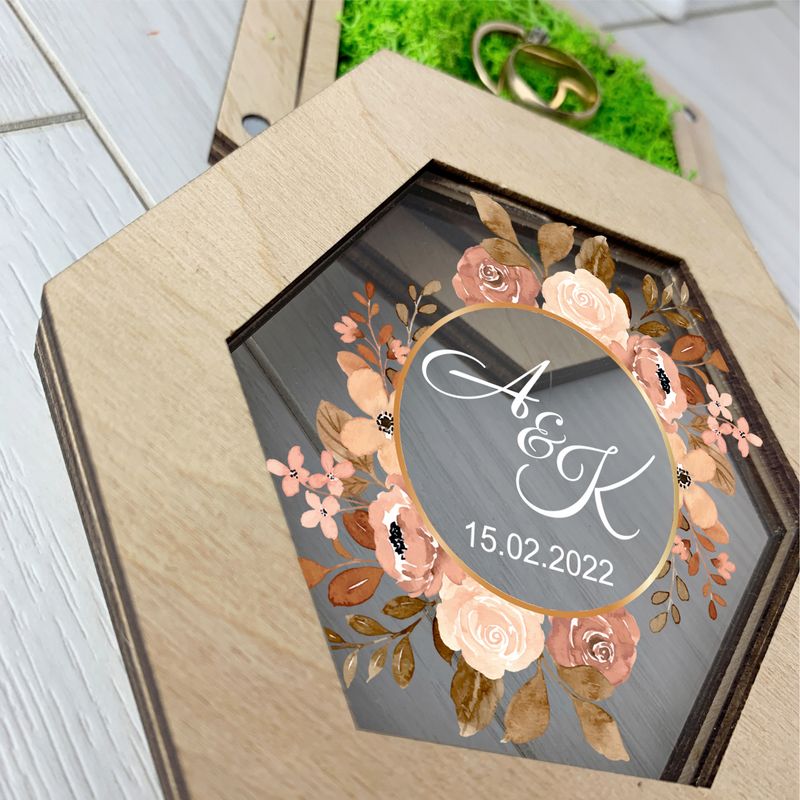 Стильна весільна коробочка для обручок з дерева та з акрилом