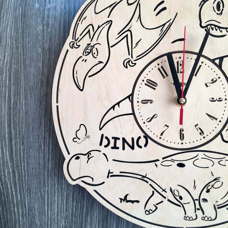 Часы детские из дерева "Эра динозавров"
