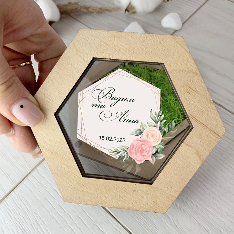 Іменна коробочка для весільної церемонії з дерева з акриловою кришкою
