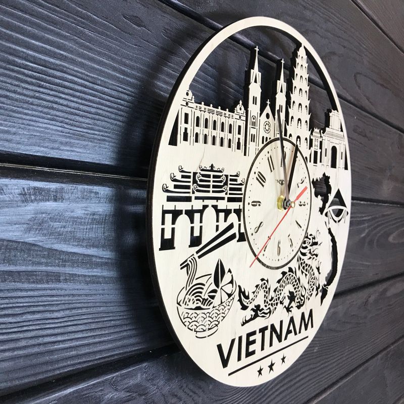 Дизайнерские деревянные часы на стену «Вьетнам»