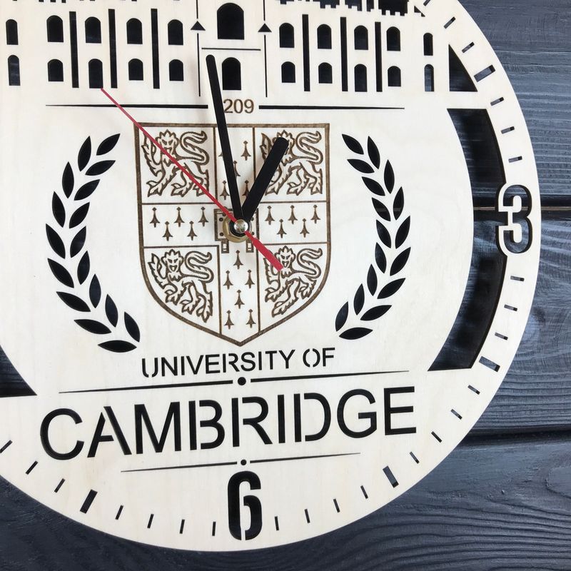 Оригінальний настінний годинник з дерева «Кембридж»