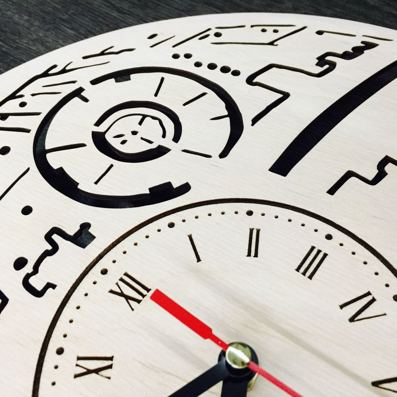 Настінний годинник ручної роботи з дерева «Зірка смерті»