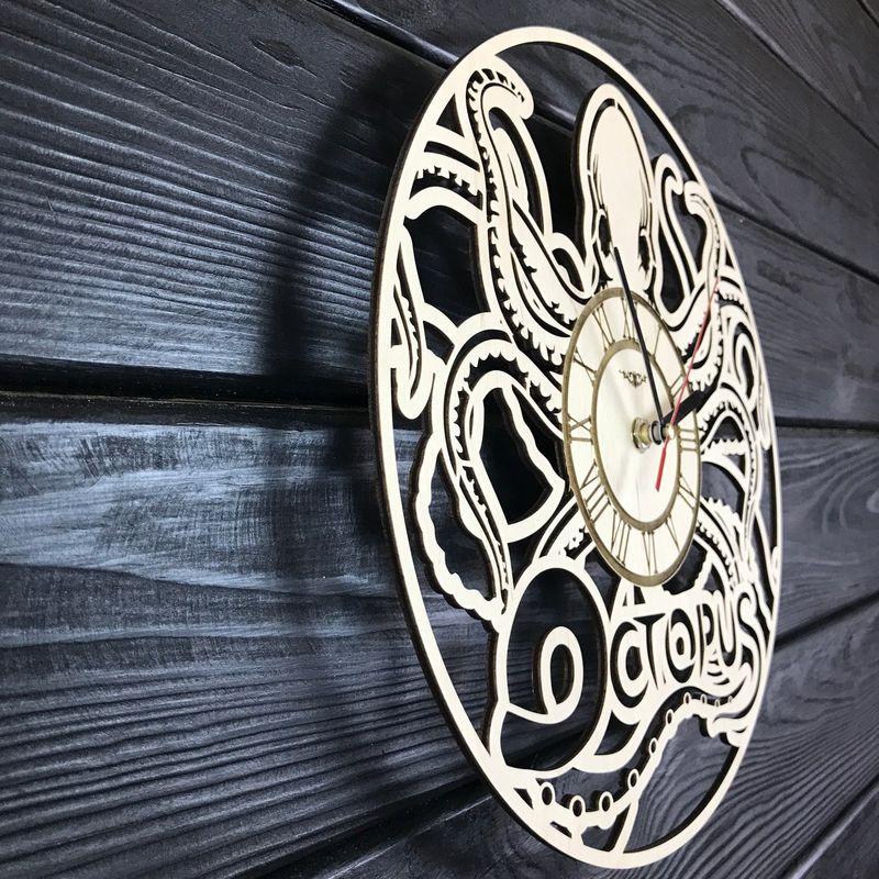 Необыкновенные настенные часы из дерева «Осьминог»