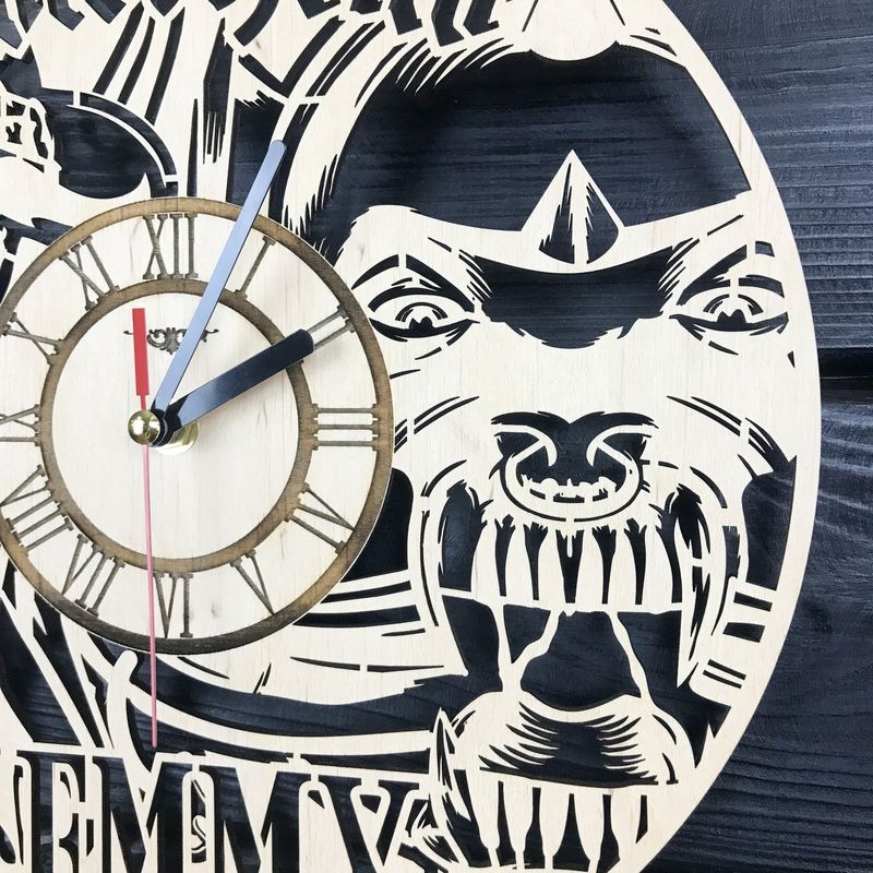 Тематичний інтер`єрний настінний годинник «Motorhead»