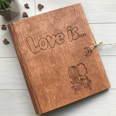 Дерев'яний альбом для фото і записів «Love is»