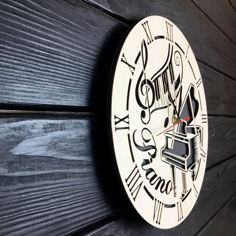 Декоративний дерев'яний годинник на стіну «Рояль»