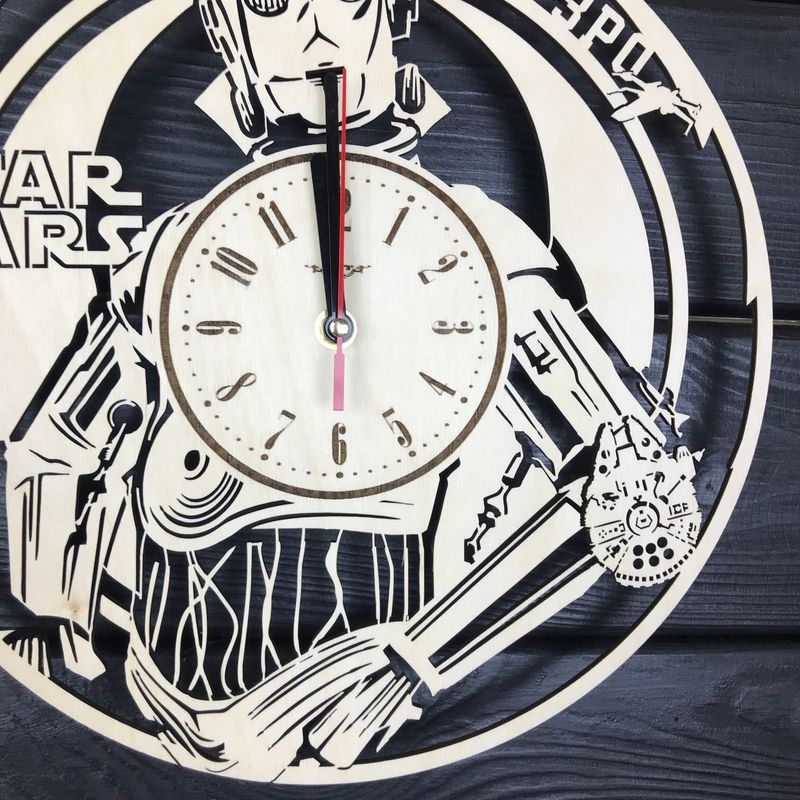 Настенные часы «Роботы Вселенной Звездных войн»