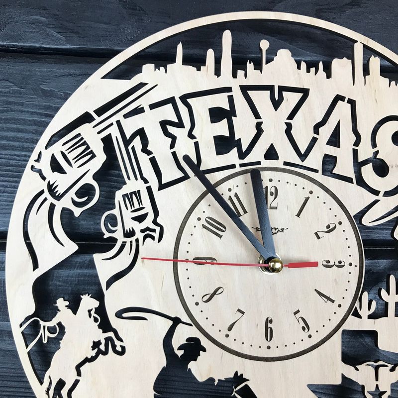 Оригінальний настінний годинник з дерева «Техас»