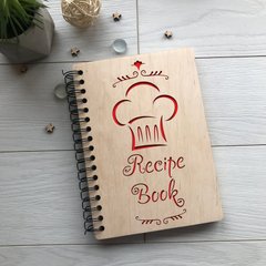 Дерев'яна книга для запису кулінарних рецептів на пружині