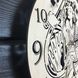 Стильные дизайнерские настенные деревянные часы в тату студию