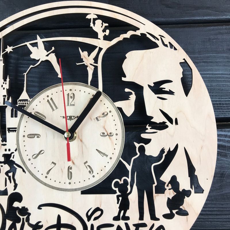 Дизайнерський дерев`яний годинник на стіну «Світ Уолта Діснея»