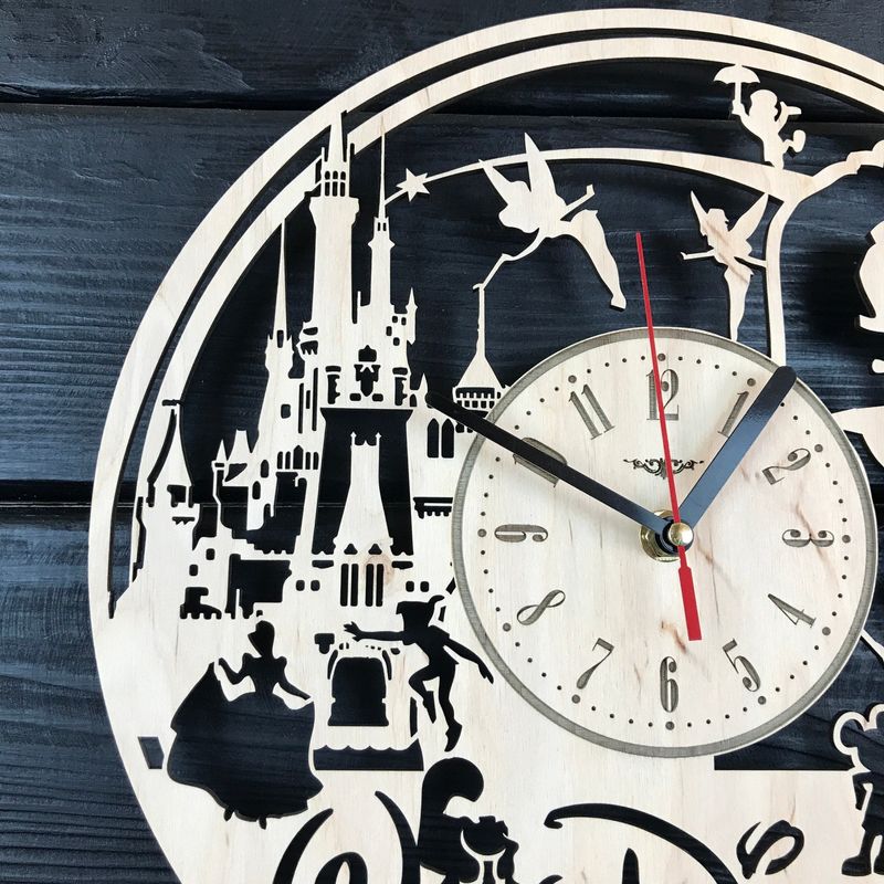 Дизайнерський дерев`яний годинник на стіну «Світ Уолта Діснея»