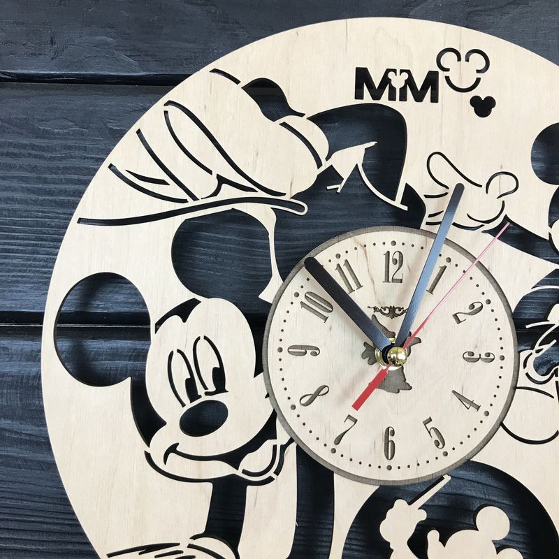 Годинник на стіну в дитячу кімнату «Веселий Мікки Маус»