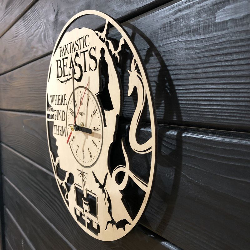 Концептуальний настінний годинник з дерева «Фантастичні тварини»