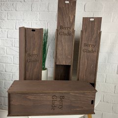 Брендована коробка з дерева для подарунку бізнес партнерам