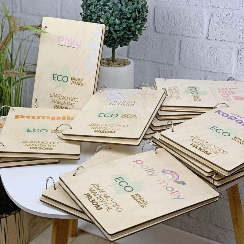 Брендированный блокнот в деревянном переплете с логотипом и именной подписью