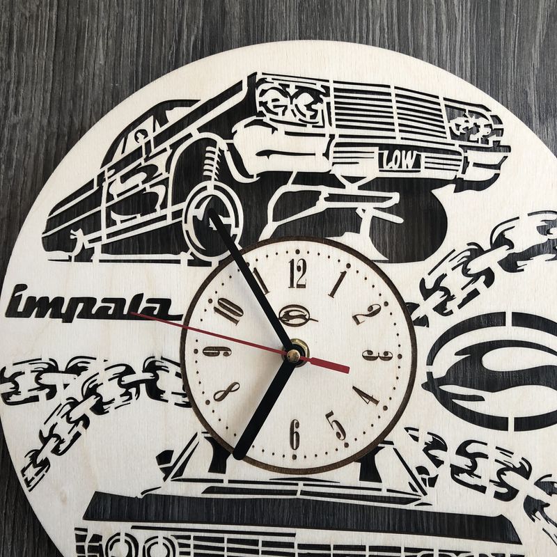 Стильний годинник з дерева настінний "Chevrolet Impala"