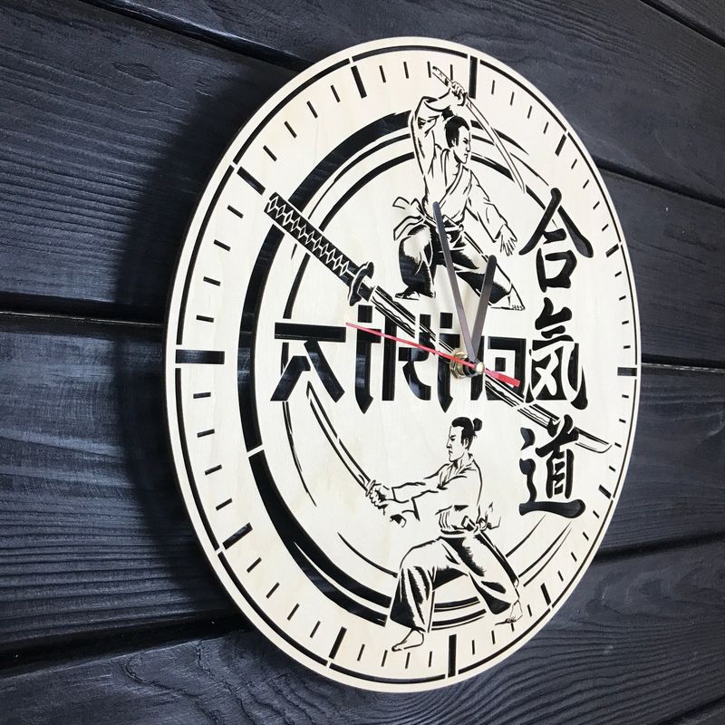 Оригінальний настінний годинник з дерева «Айкідо»
