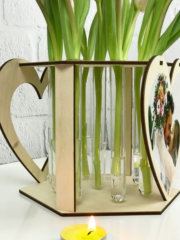Дизайнерська підставка для квітів зі скляними колбами та фото на замовлення
