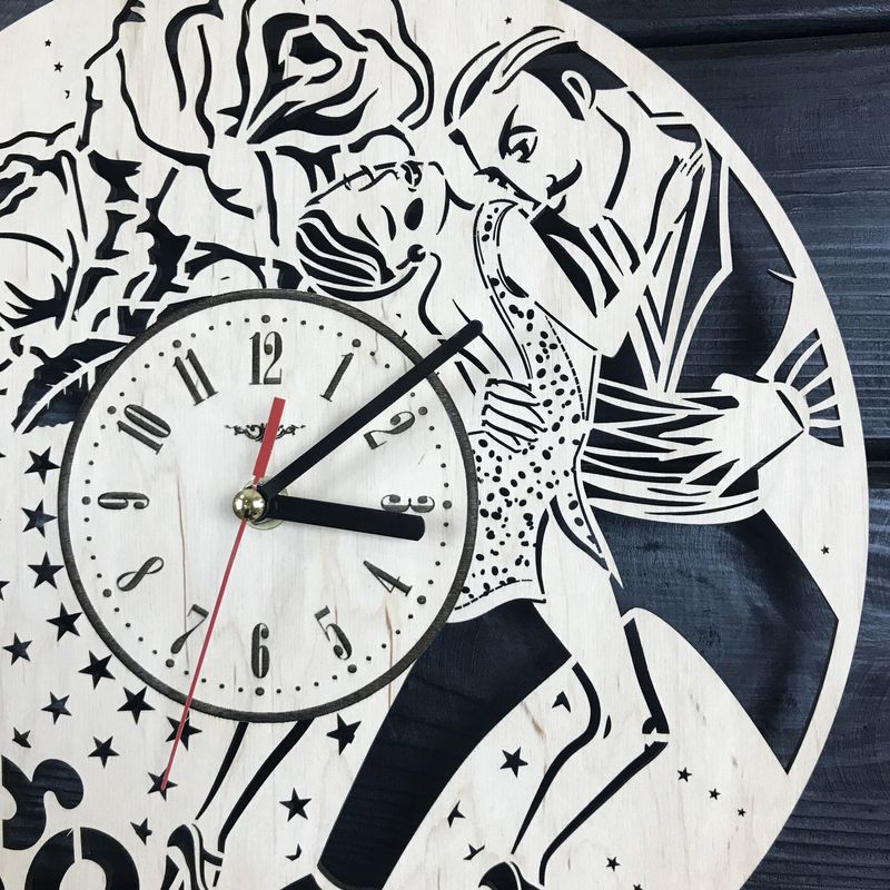 Концептуальные настенные часы из дерева «Танго»