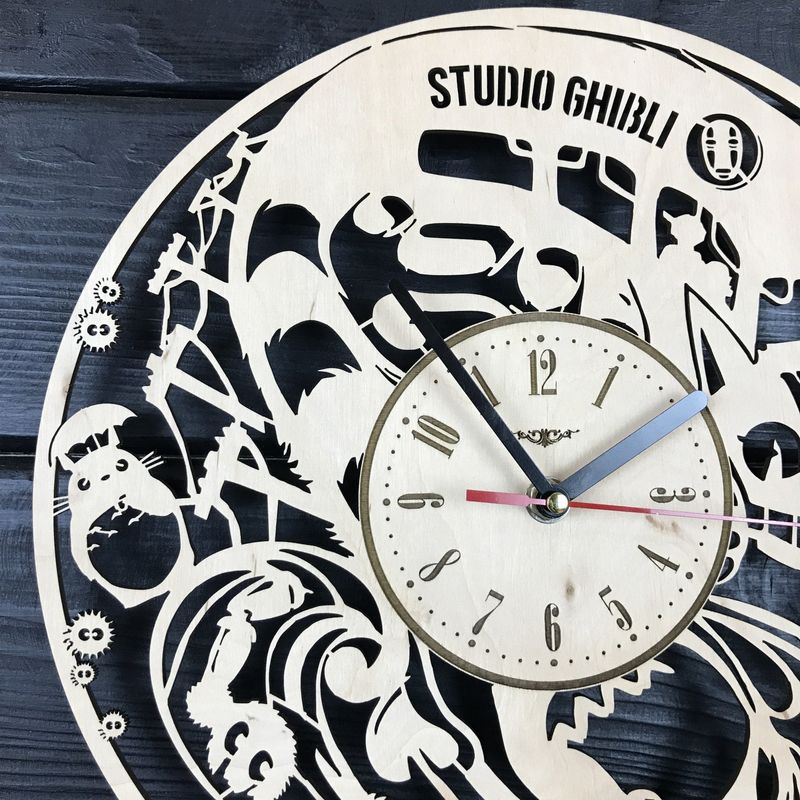 Настінний годинник ручної роботи «Аніме Studio Ghibli»