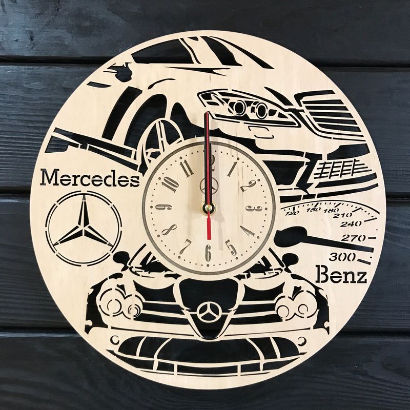 Стильные часы из дерева настенные "Mercedes-Benz"