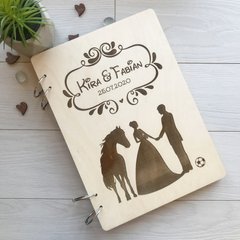 Свадебный фотоальбом в деревянной обложке с гравировкой
