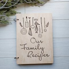 Деревянная кулинарная книга «Our Family Recipes»