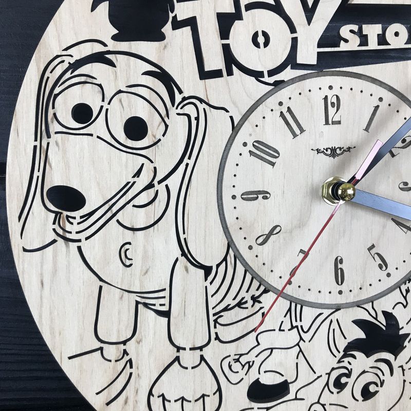 Дизайнерские детские настенные часы «История игрушек»