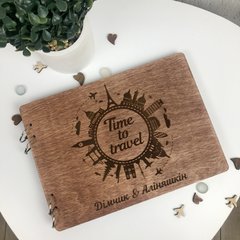 Оригинальный альбом в деревянной  обложке с гравировкой на заказ «Time to travel»