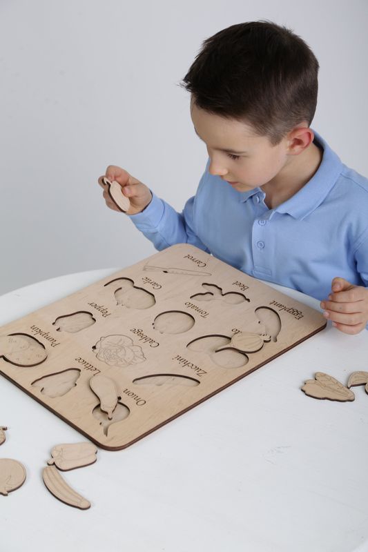 Навчальний дерев`яний сортер для дітей Овочі