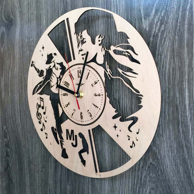 Концептуальний годинник з дерева на стіну "Легендарний Майкл Джексон"