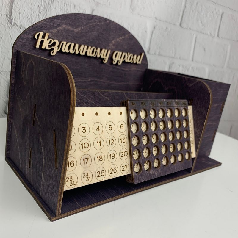 Компактный деревянный органайзер с индивидуальной надписью на заказ