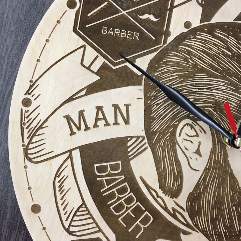 Оригінальні настінні годинники «Man Barber»
