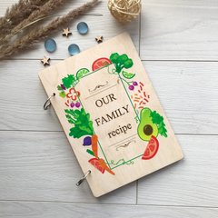 Деревянная книга для записи рецептов в цветной обложке
