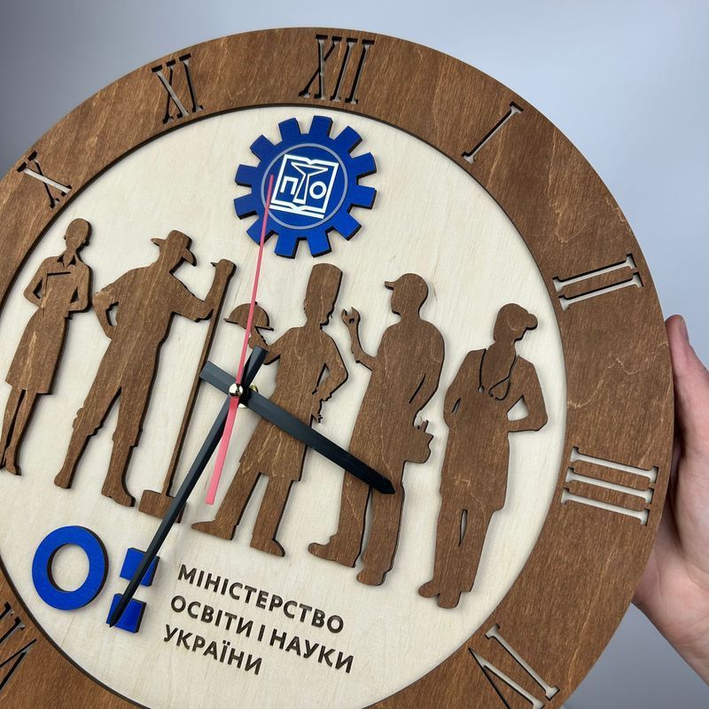 Брендований настінний годинник з дерева, годинник на стіну з логотипом компанії, корпоративний подарунок