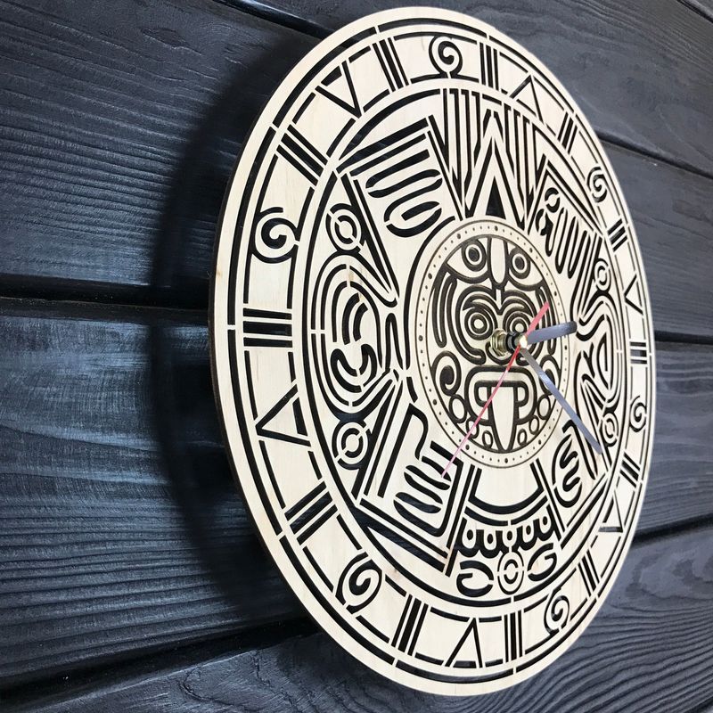 Оригінальний настінний годинник з дерева «Календар Майя»