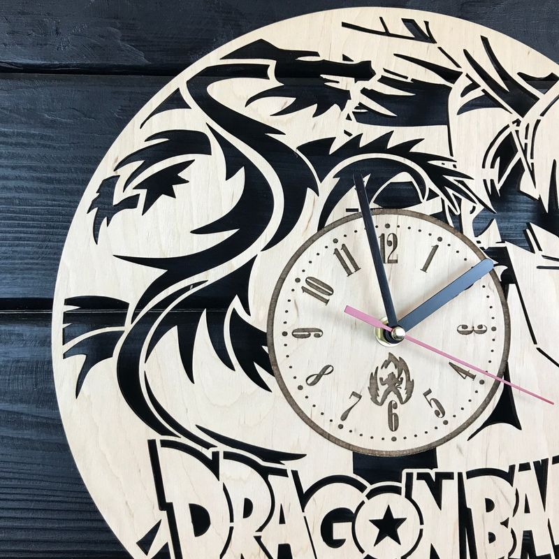Незвичайний дерев`яний годинник в інтрер`єр «Dragon Ball»