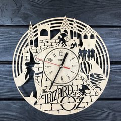 Часы настенные из дерева "Волшебник страны Оз"
