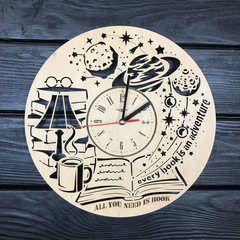 Деревянные настенные часы в интерьер «Книги»