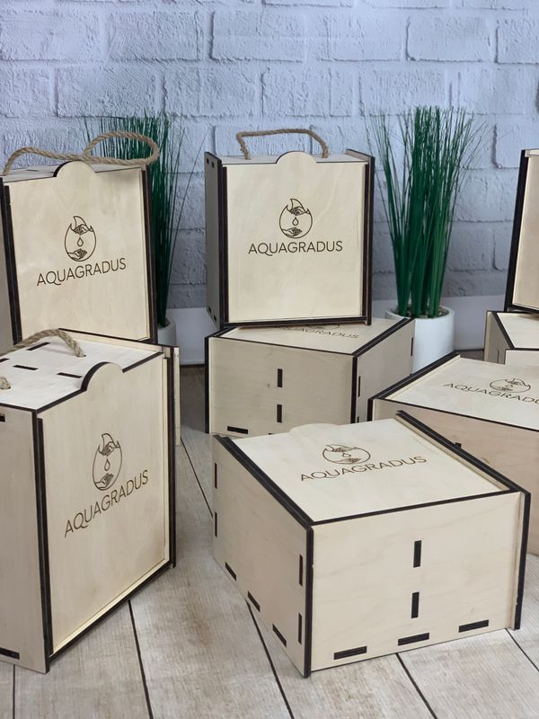 Подарочная деревянная коробка с логотипом на заказ