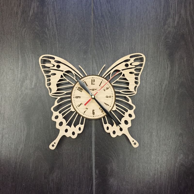 Дизайнерские настенные часы «Бабочка»