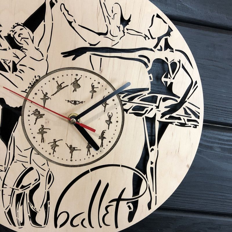 Концептуальний настінний годинник «Балет»