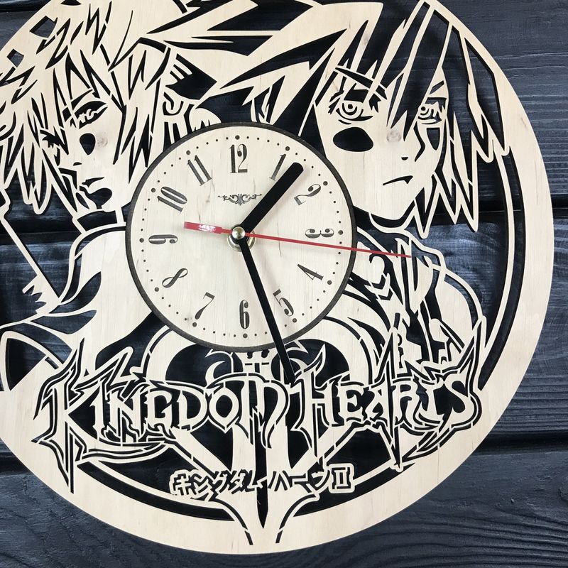 Оригінальний годинник з дерева настінний "Kingdom Hearts"