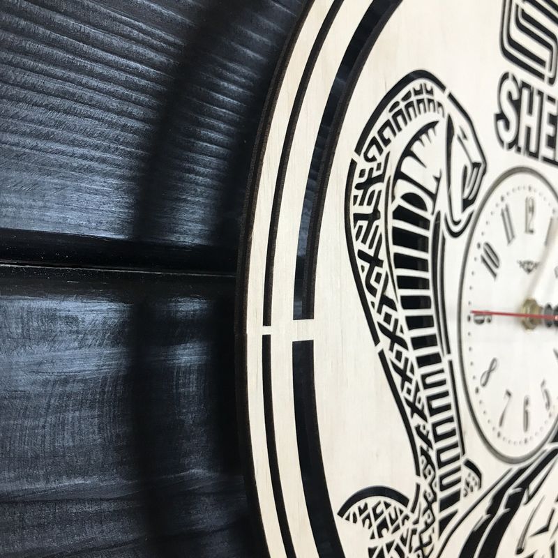 Оригінальний інтер`єрний настінний годинник «Shelby»