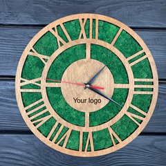 Дерев'яний настінний годинник з мохом та логотипом на замовлення
