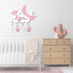 Ніжна рожева дерев'яна метрика в дитячу кімнату