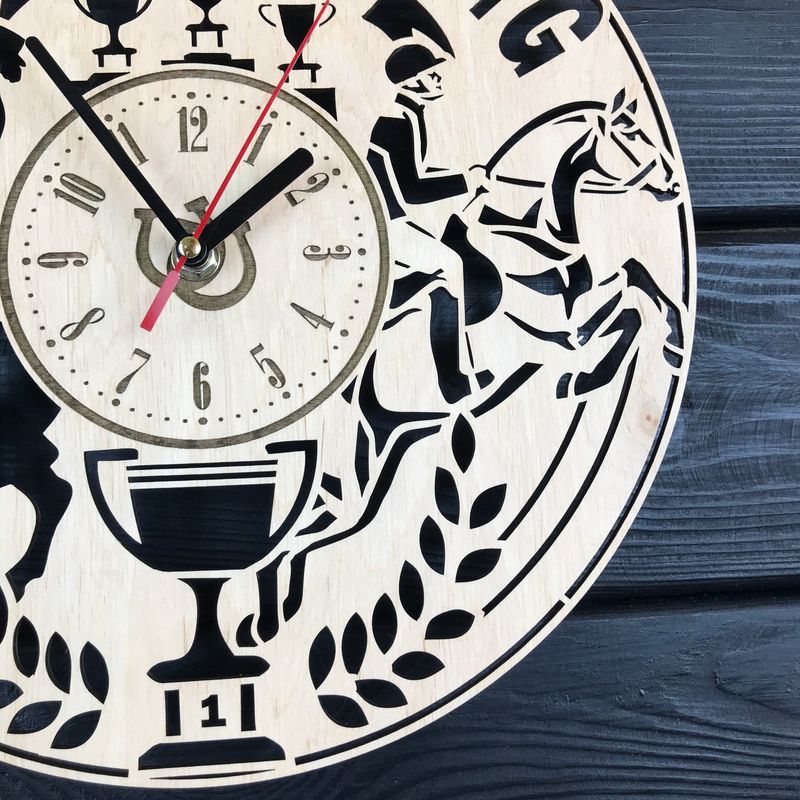 Тематичний дерев`яний годинник на стіну «Верхова їзда»